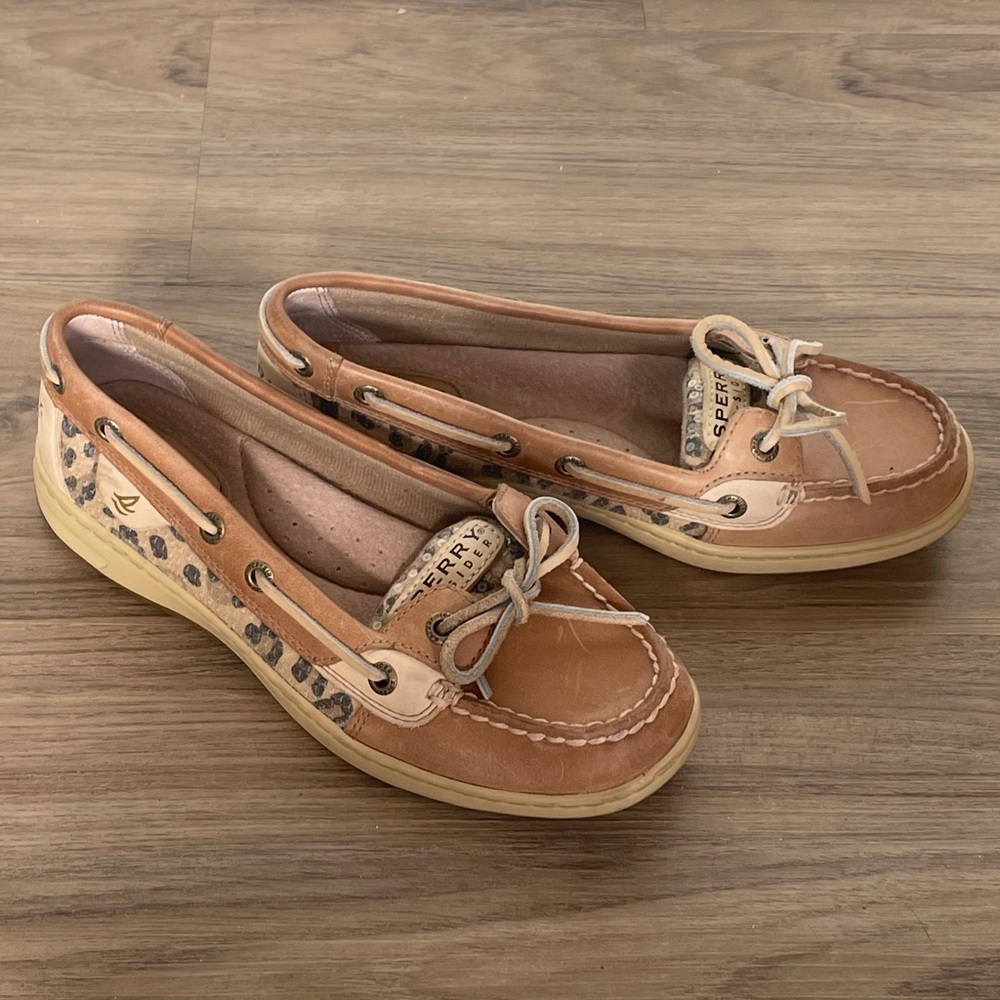 Women’s Sperry Top Sider Angelfish leather leopard sequin boat size 6